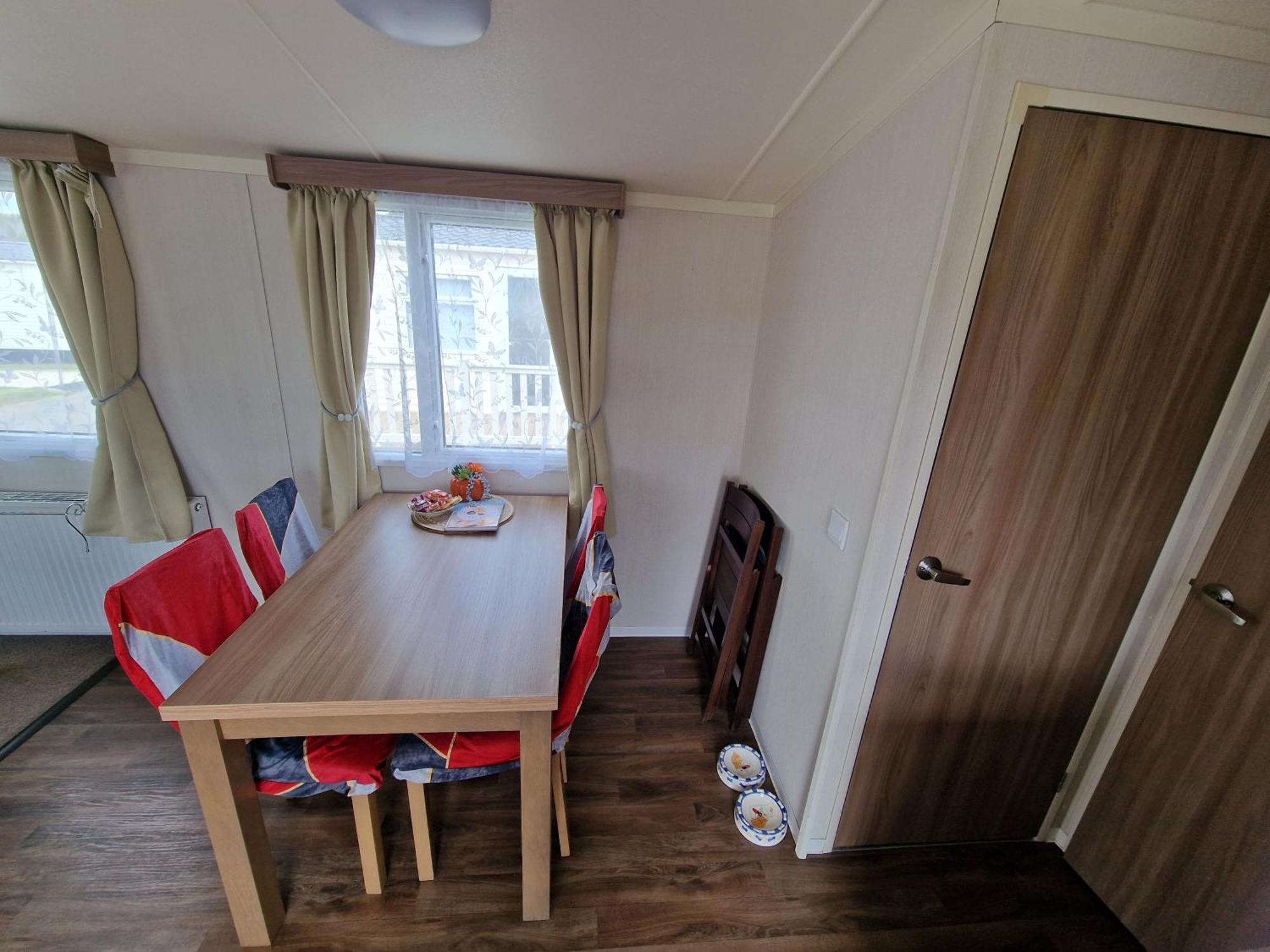Отель Durdlee Door, D27, Main Rd, West Lulworth, Wareham Bh20 5Pu Экстерьер фото